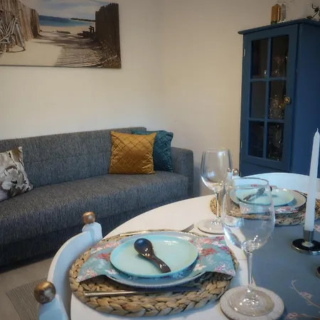Dayski Apartment Warna