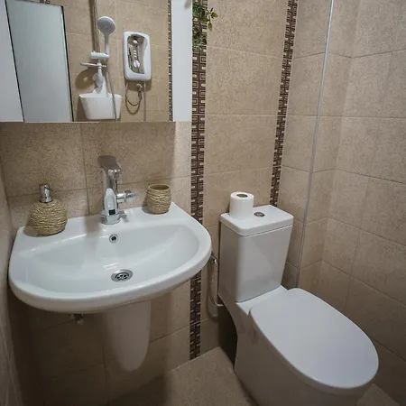 Dayski Apartment Warna